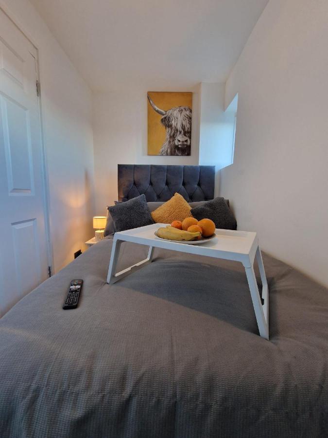 Private Room In London Enfield With Parking Exterior foto