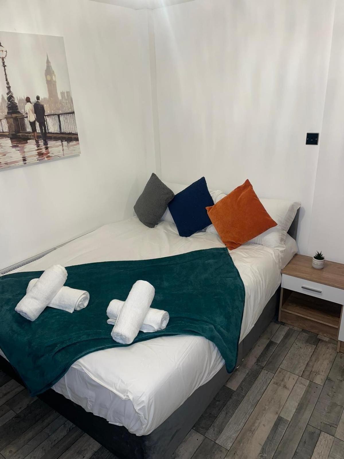 Private Room In London Enfield With Parking Exterior foto